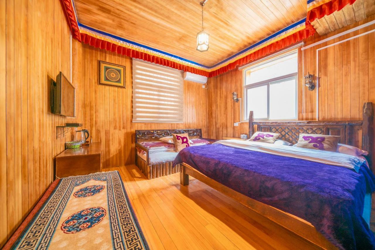 Home Away From Home Шангри Ла Екстериор снимка